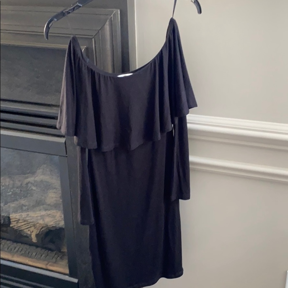 Long sleeve off the shoulder
